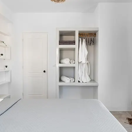 Hebe Parian Living - Paros Naousa Apts Esterno foto
