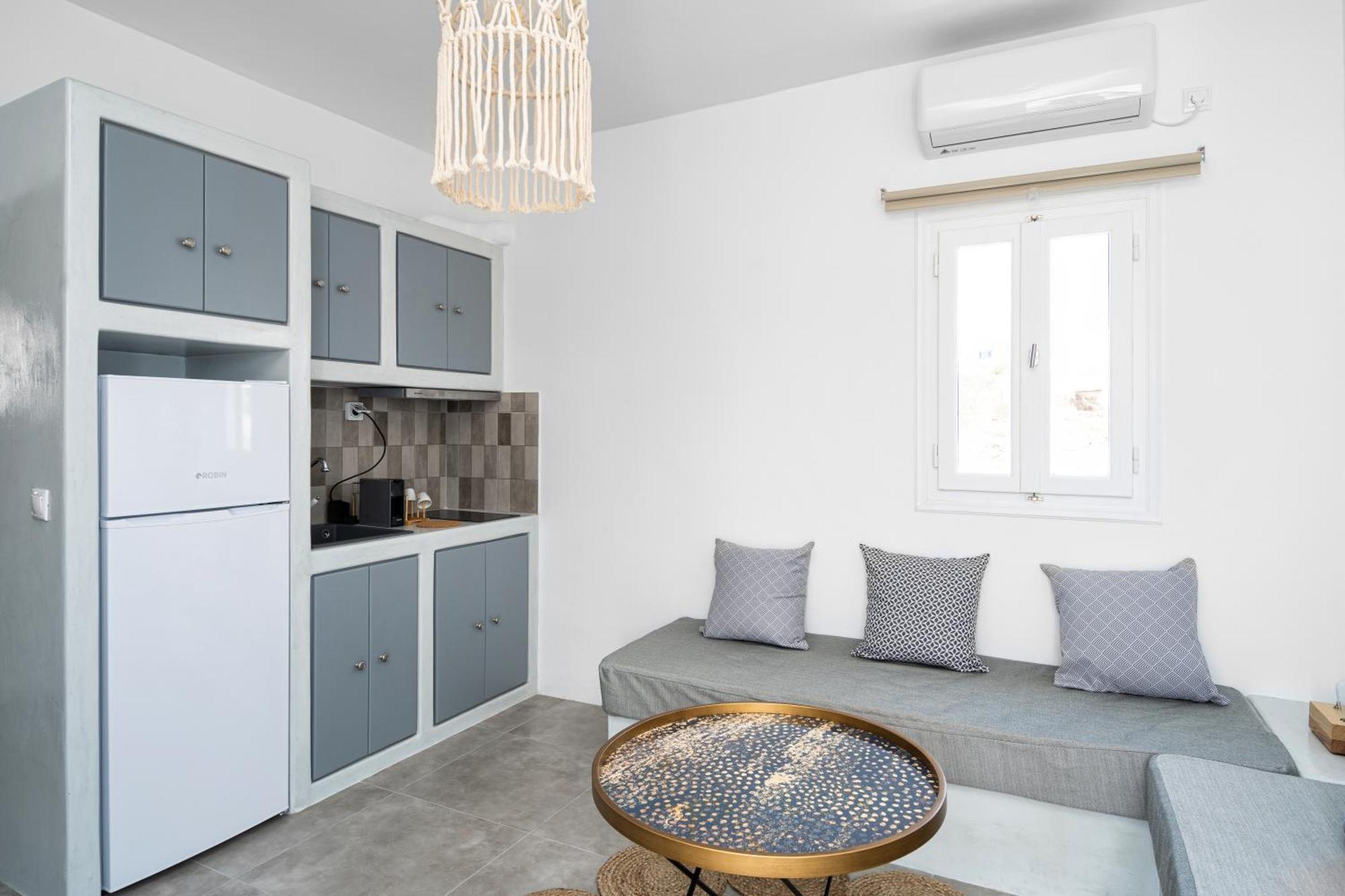 Hebe Parian Living - Paros Apts